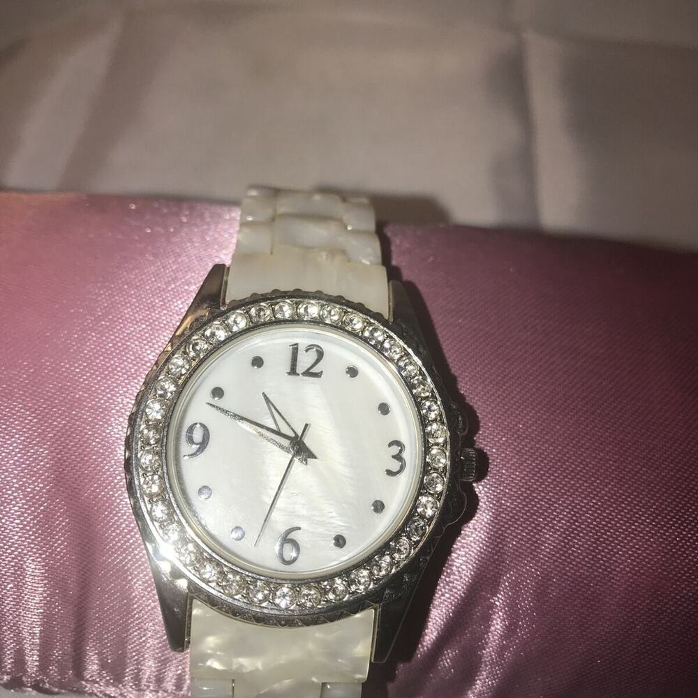 Japan Movement Womens Silver/Mother Of Pearl-Jeweled A126 LDC74834 SR626SW